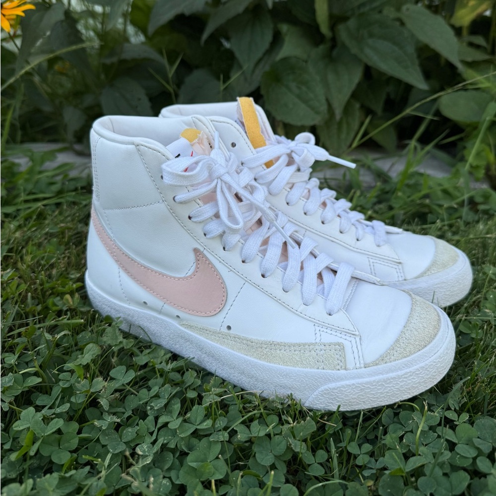 Nike Blazers Women's High-Top Sneakers - White and Pink size 6